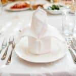 Etikette des Essens mit Besteck (depositphotos.com)